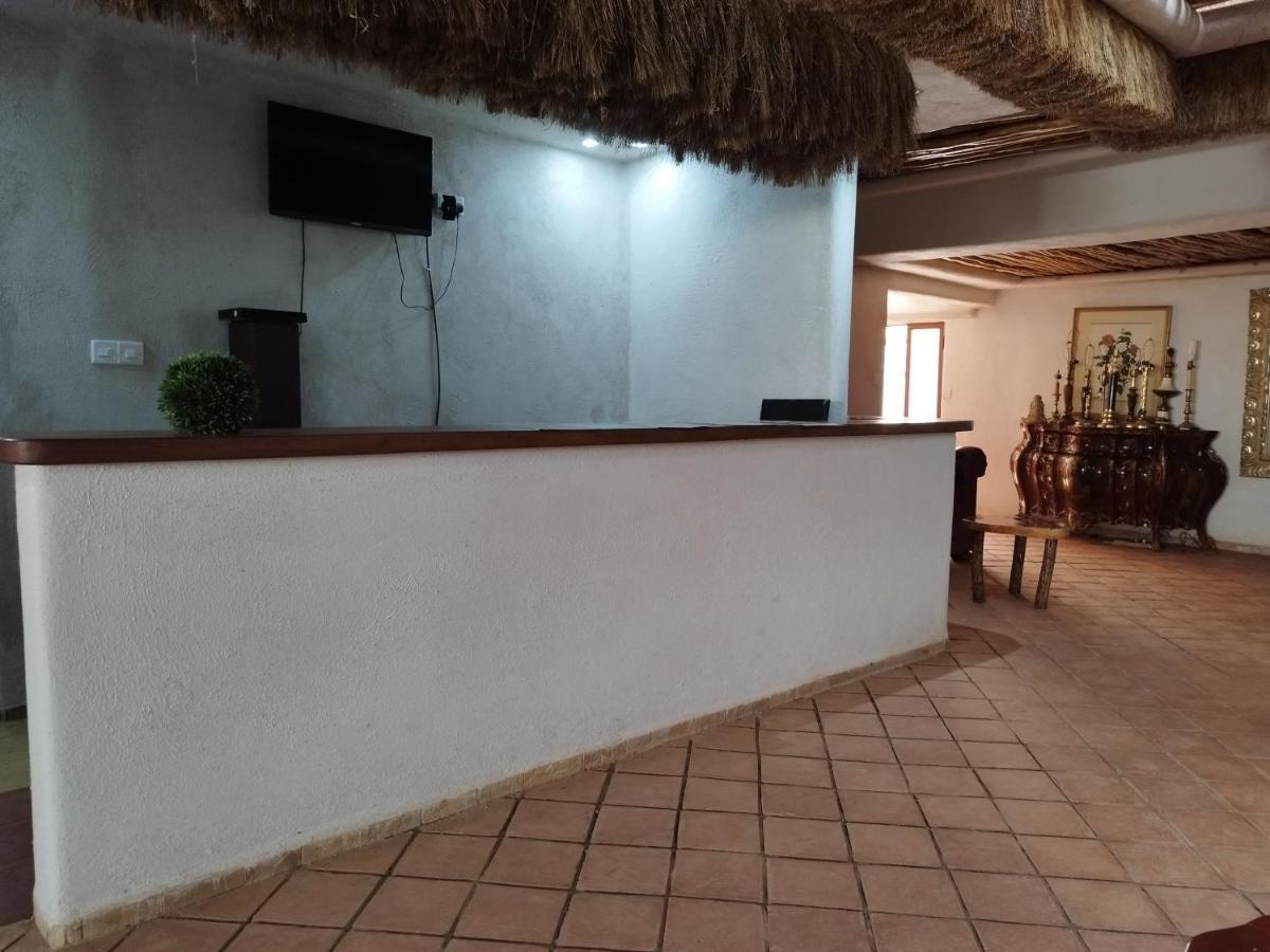 Mia Safari Lodge And Restaurant Entebbe Exterior foto